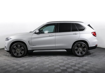 Подержанный автомобиль BMW X5 2016 года (8 фото)