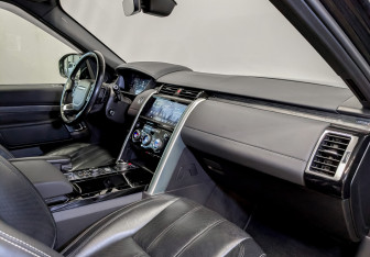 Подержанный автомобиль Land Rover Discovery 2018 года (11 фото)