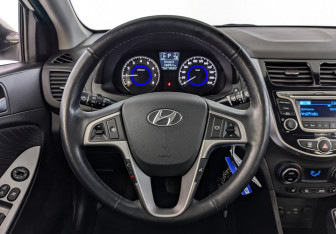 Подержанный автомобиль Hyundai Solaris Sedan 2014 года (21 фото)