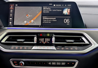 Подержанный автомобиль BMW X5 2020 года (15 фото)