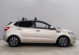 Подержанный автомобиль Kia Rio Hatchback 2013 года (8 фото)