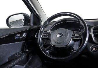 Подержанный автомобиль Kia Sorento 2019 года (16 фото)