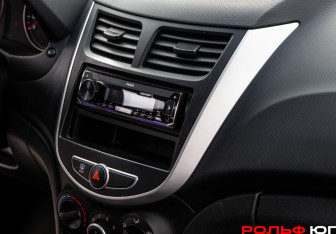 Подержанный автомобиль Hyundai Solaris Hatchback 2012 года (13 фото)
