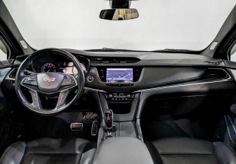 Подержанный автомобиль Cadillac XT5 2021 года (14 фото)