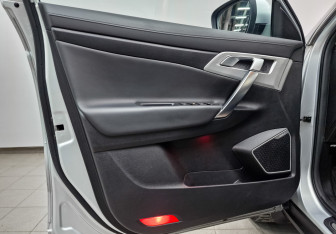 Подержанный автомобиль Geely Atlas 2021 года (18 фото)