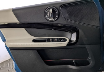 Подержанный автомобиль MINI Countryman 2020 года (19 фото)