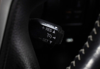 Подержанный автомобиль Toyota Land Cruiser Suv 2015 года (21 фото)