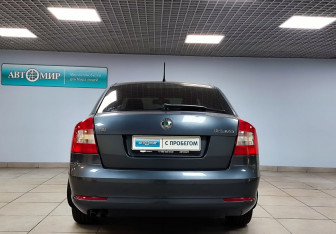 Подержанный автомобиль Skoda Octavia Liftback 2011 года (6 фото)