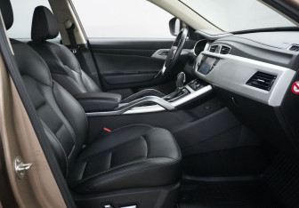 Подержанный автомобиль Geely Atlas 2019 года (9 фото)