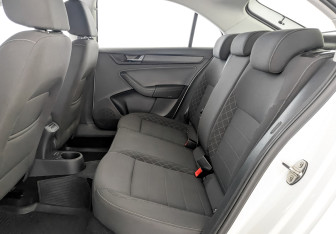 Подержанный автомобиль Skoda Rapid Liftback 2021 года (12 фото)