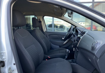 Подержанный автомобиль Renault Logan Sedan 2018 года (21 фото)