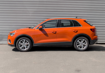 Подержанный автомобиль Audi Q3 2018 года (8 фото)