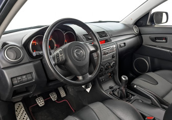 Подержанный автомобиль Mazda 3 MPS 2007 года (15 фото)