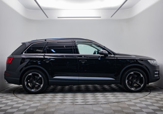 Подержанный автомобиль Audi Q7 2016 года (6 фото)