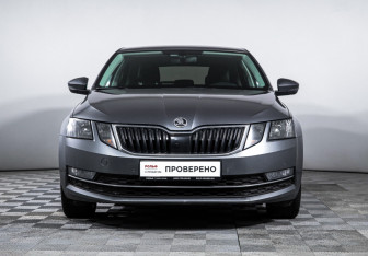 Подержанный автомобиль Skoda Octavia Wagon 2019 года (2 фото)
