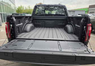 Новый Ford F-150 2025 (5 фото)