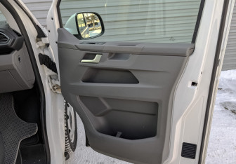 Подержанный автомобиль Volkswagen Caravelle 2020 года (23 фото)