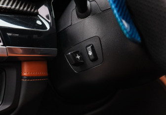 Подержанный автомобиль BMW X5 M 2015 года (18 фото)