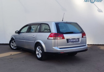 Подержанный автомобиль Opel Vectra Wagon 2004 года (6 фото)
