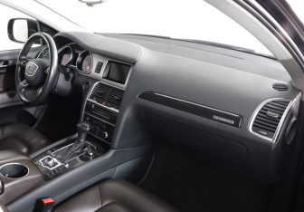 Подержанный автомобиль Audi Q7 2013 года (8 фото)