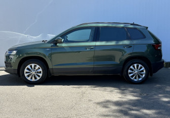 Подержанный автомобиль Skoda Karoq 2021 года (8 фото)