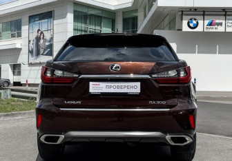 Подержанный автомобиль Lexus RX 2018 года (6 фото)