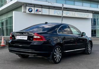 Подержанный автомобиль Volvo S80 2013 года (5 фото)