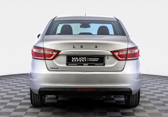 Подержанный автомобиль LADA (ВАЗ) Vesta Sedan 2016 года (6 фото)