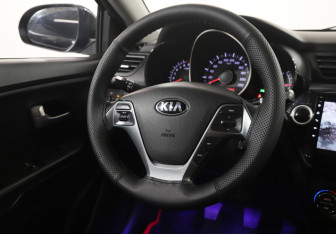 Подержанный автомобиль Kia Rio Sedan 2015 года (4 фото)