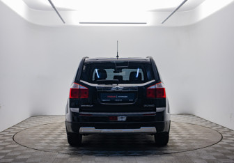 Подержанный автомобиль Chevrolet Orlando 2014 года (6 фото)