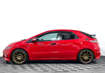 Подержанный автомобиль Honda Civic Hatchback 2008 года (8 фото)