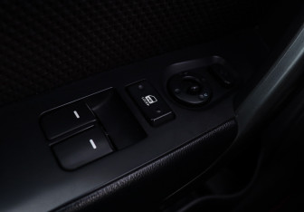 Подержанный автомобиль Kia Cerato Coupe 2011 года (15 фото)