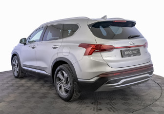 Подержанный автомобиль Hyundai Santa Fe 2021 года (7 фото)