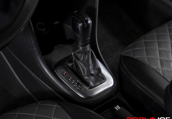 Подержанный автомобиль Volkswagen Polo Sedan 2011 года (15 фото)