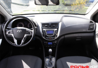 Подержанный автомобиль Hyundai Solaris Sedan 2012 года (11 фото)