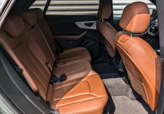 Подержанный автомобиль Audi Q8 2021 года (12 фото)