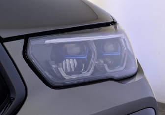 Подержанный автомобиль BMW X6 2022 года (11 фото)