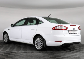 Подержанный автомобиль Ford Mondeo Sedan 2012 года (4 фото)