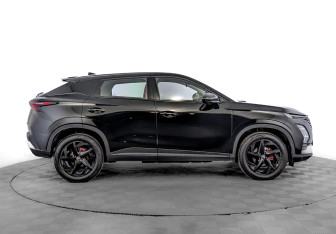 Подержанный автомобиль Omoda C5 2023 года (4 фото)