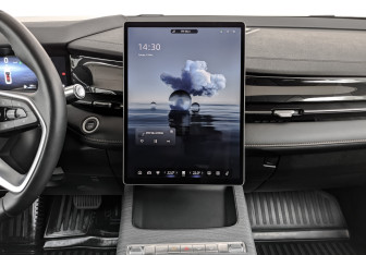 Подержанный автомобиль Geely Preface 2024 года (17 фото)