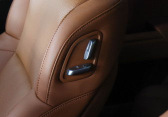 Подержанный автомобиль LiXiang L7 2023 года (18 фото)