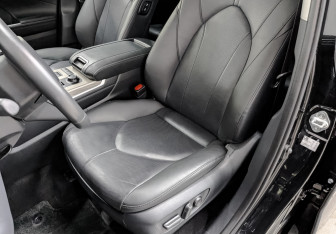 Подержанный автомобиль Toyota Highlander 2024 года (19 фото)