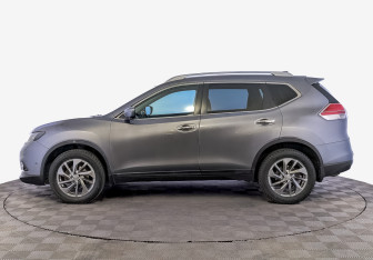 Подержанный автомобиль Nissan X-Trail 2018 года (8 фото)