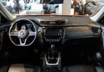 Подержанный автомобиль Nissan X-Trail 2018 года (9 фото)