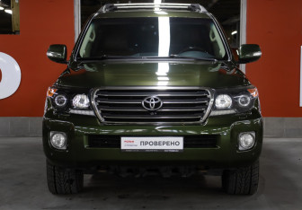 Подержанный автомобиль Toyota Land Cruiser Suv 2014 года (2 фото)