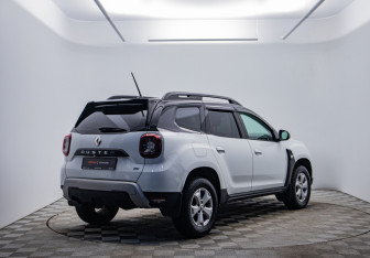 Подержанный автомобиль Renault Duster 2021 года (5 фото)