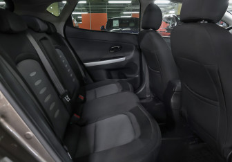 Подержанный автомобиль Kia Ceed Hatchback 2015 года (12 фото)