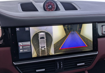 Подержанный автомобиль Porsche Cayenne 2019 года (15 фото)