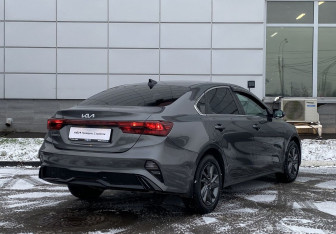 Подержанный автомобиль Kia Cerato Sedan 2022 года (5 фото)
