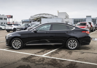 Подержанный автомобиль Hyundai Genesis 2016 года (9 фото)